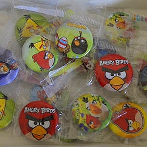Themed buttons for party favors